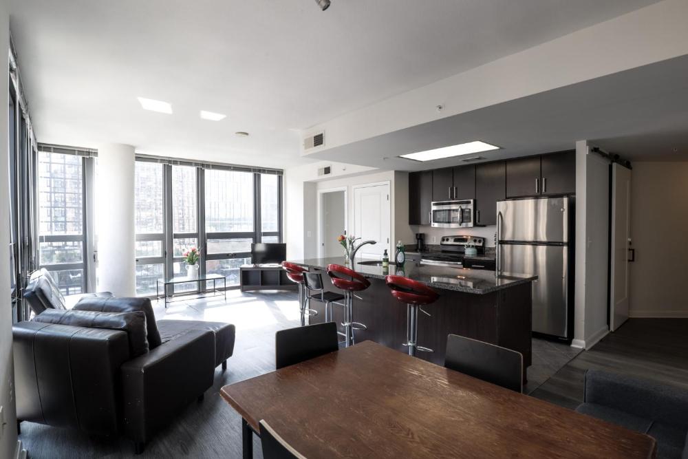 Pentagon Luxe Apartments Arlington - Near DC